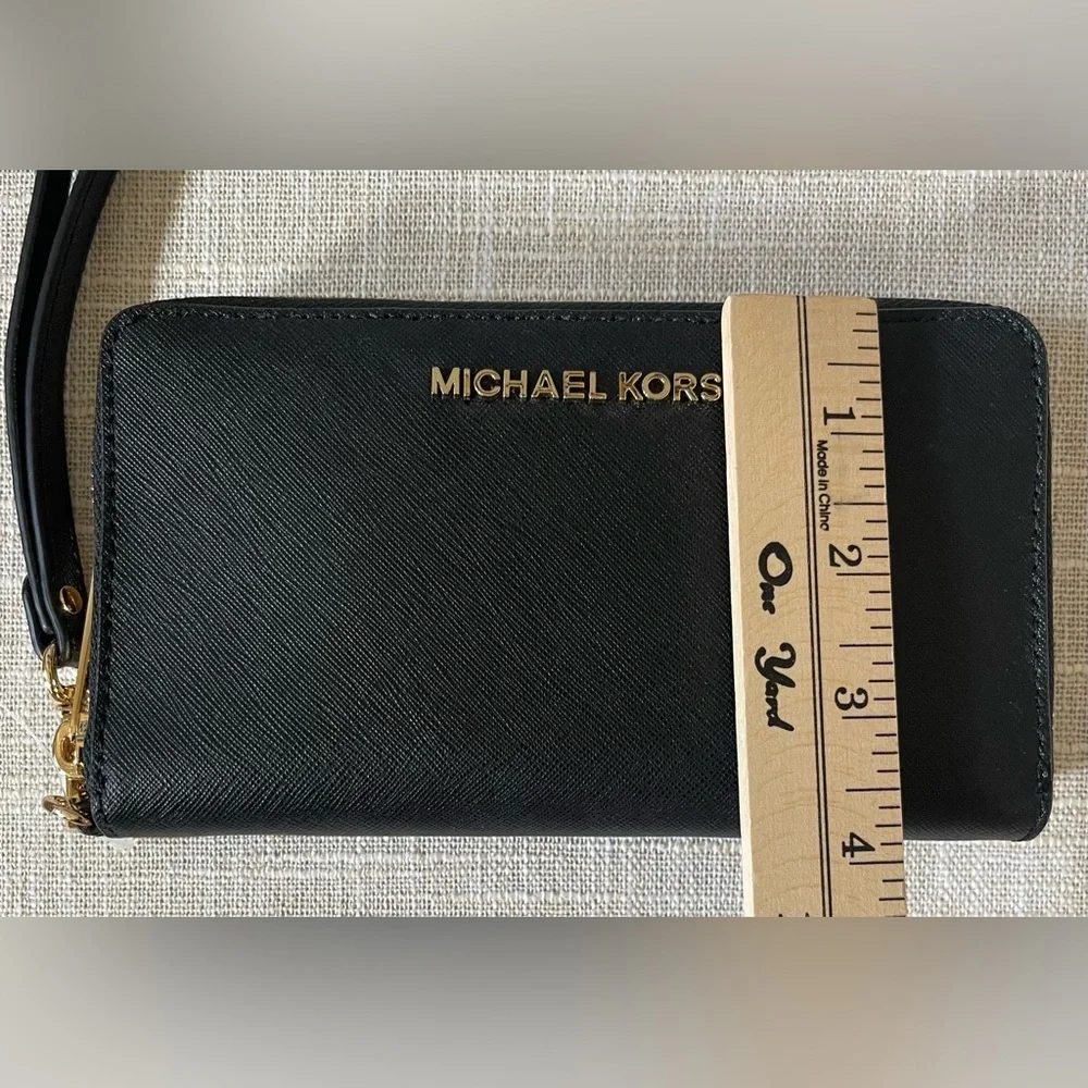 Michael Kors *NWT Jet Set Travel Smartphone Black Wallet Wristlet Gold Hardware - Picture 5 of 6